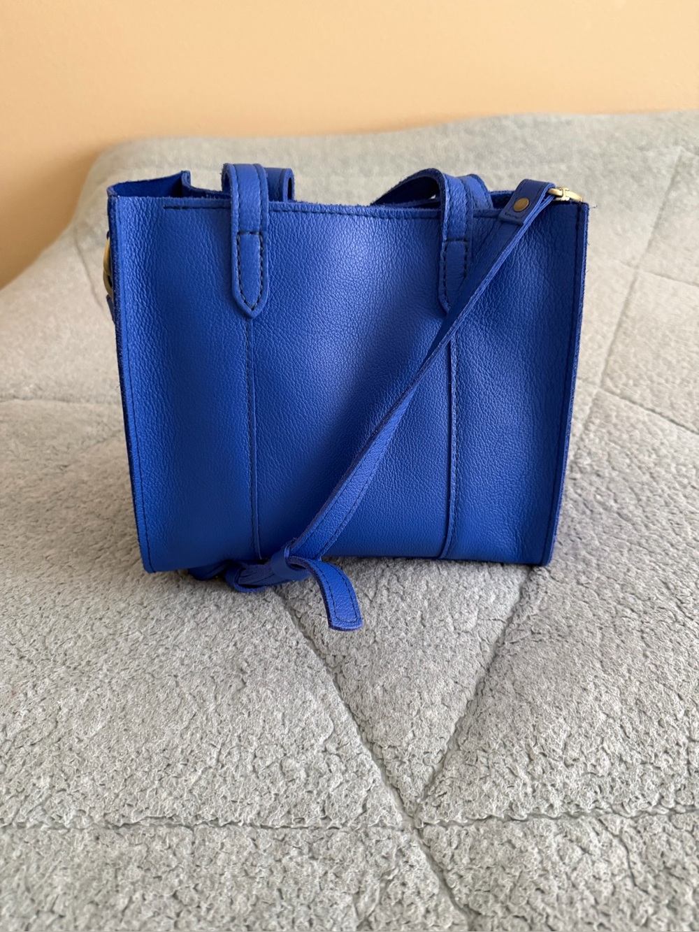 Portland Leather Lola Molino Blue Pebbled Crossbody - Picture 2 of 5